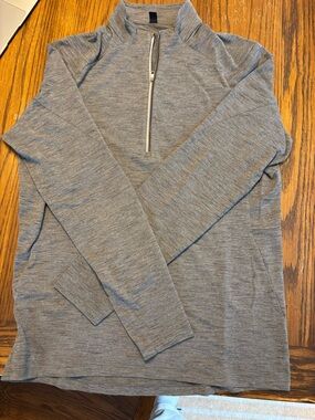 lululemon athletica Men’s Light Heather Gray Half-Zip Pullover